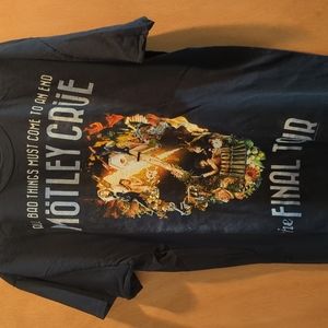 Motley Crue concert t-shirt size medium